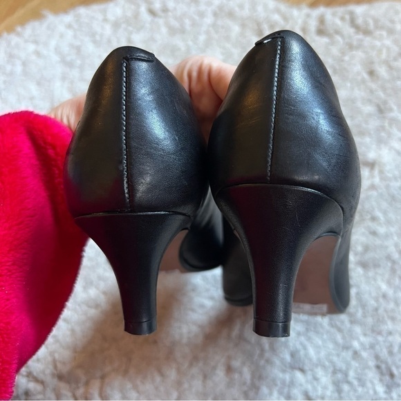 Clarks: Classic Women's Black Leather Pointed Toe Heels Linvale Jerica Pump Sz 8 - Picture 7 of 11